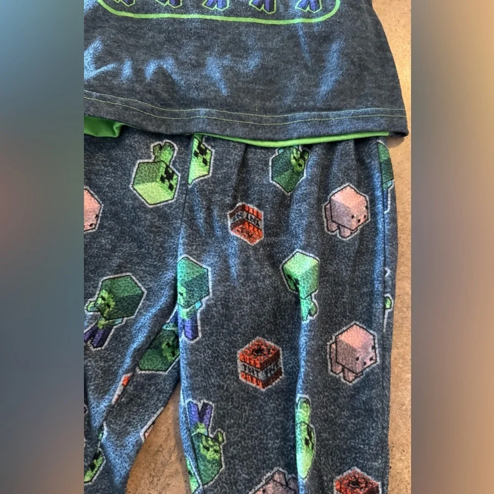 MINECRAFT 2 Piece Fun Pajama Set Youth 4/5 Green & Black